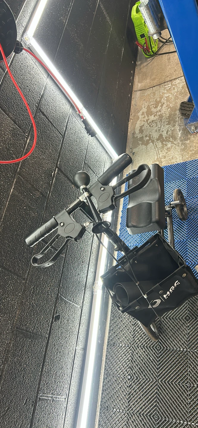 MGC Health Knee Walker Scooter - photo 2