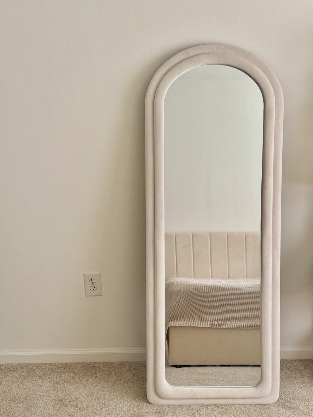 Arched Full Length Floor Mirror (24”x 63”)