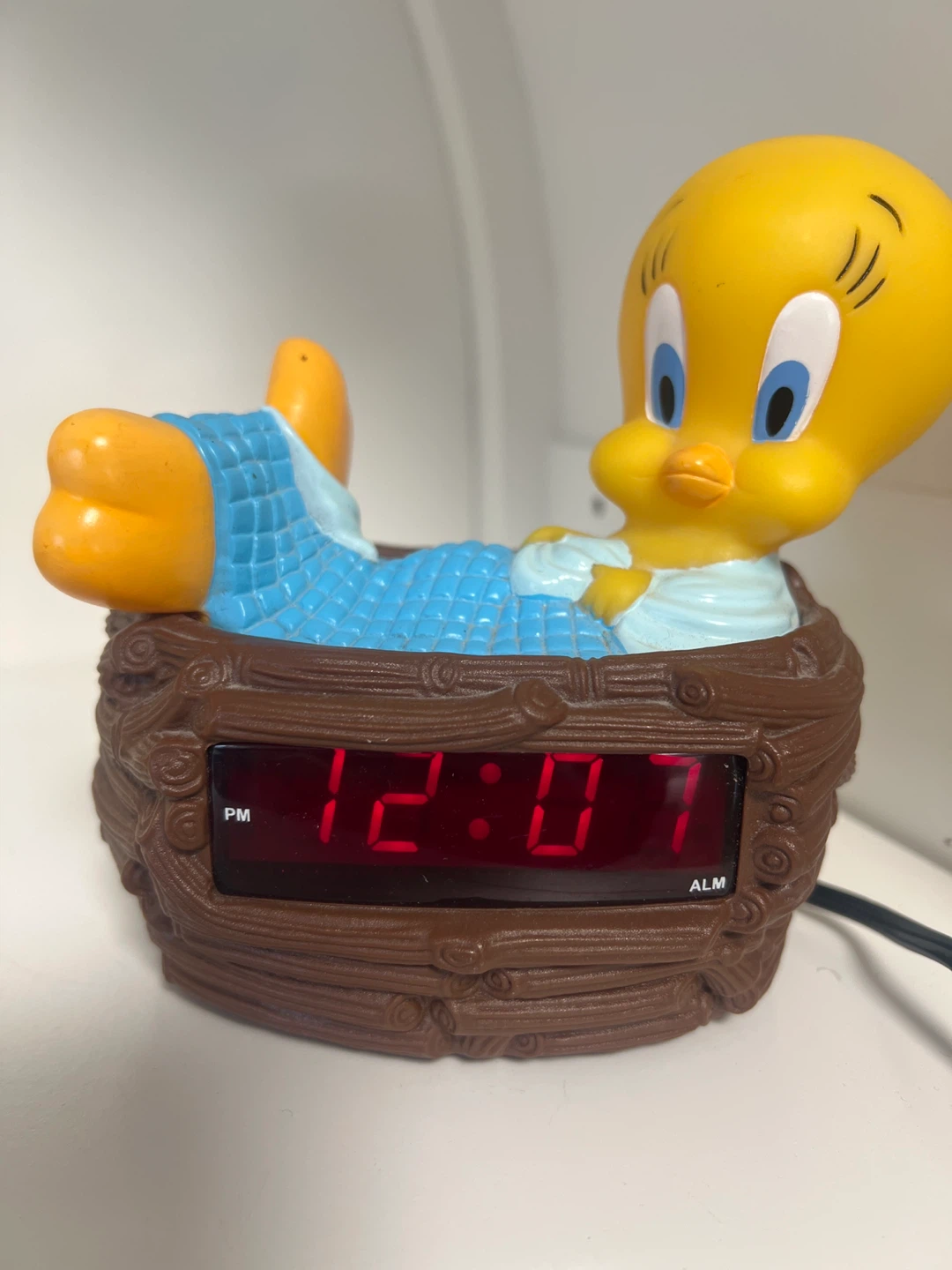 Vintage Tweety Bird Alarm Clock and Watch Set and collectors mug - photo 4