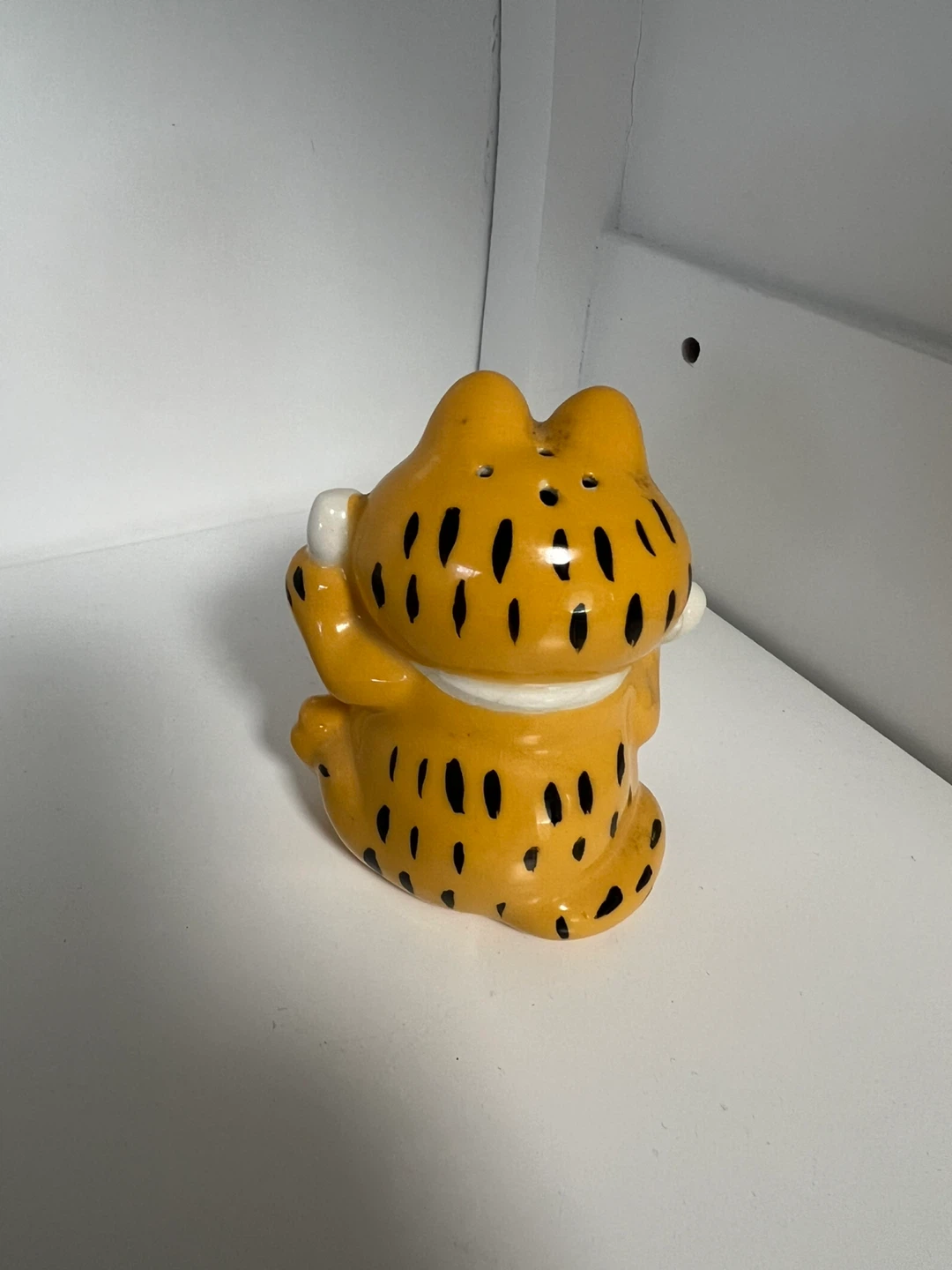 Vintage Garfield salt or pepper shaker - photo 3