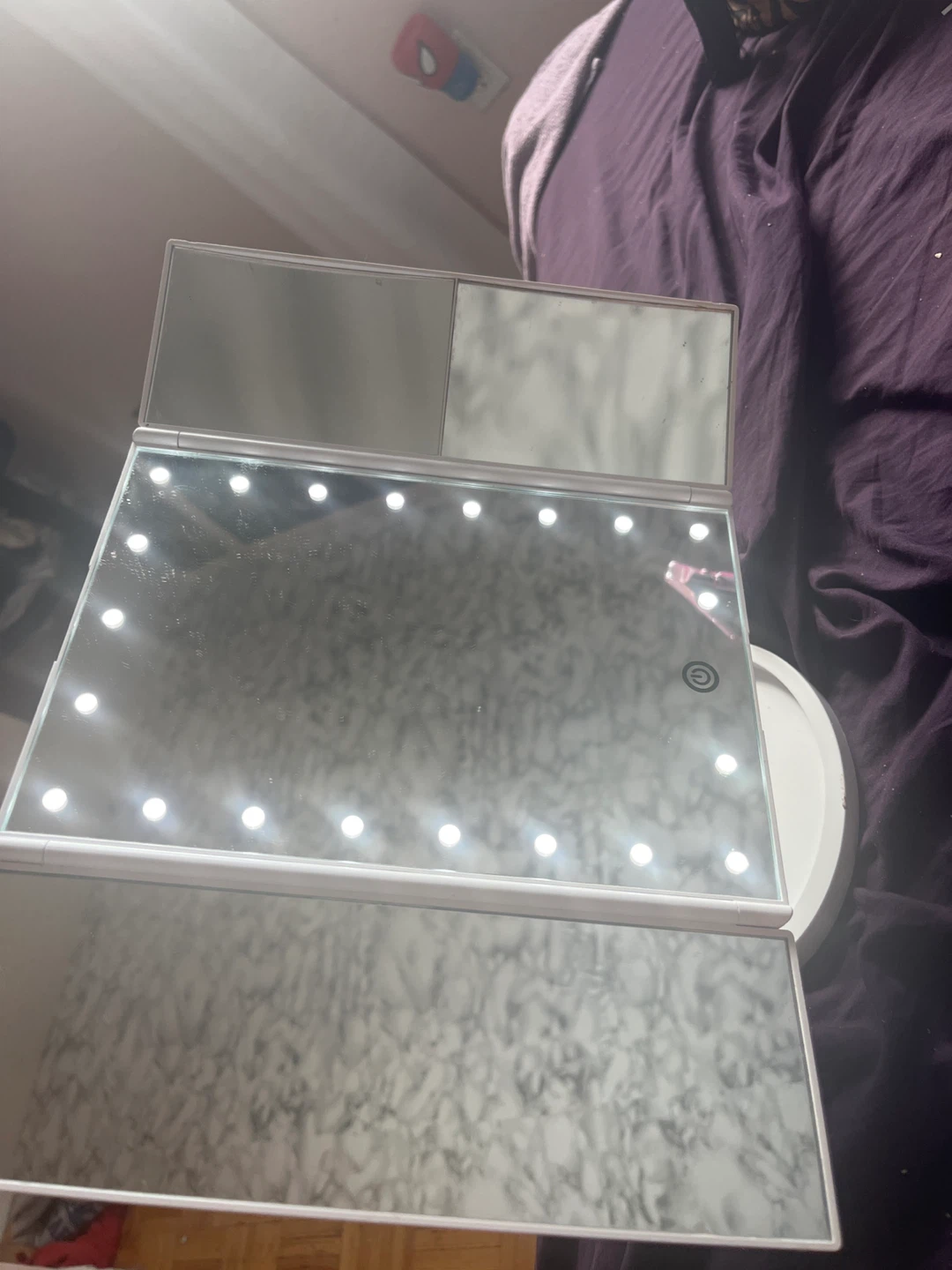 WEILY Lighted Makeup Mirror - photo 3