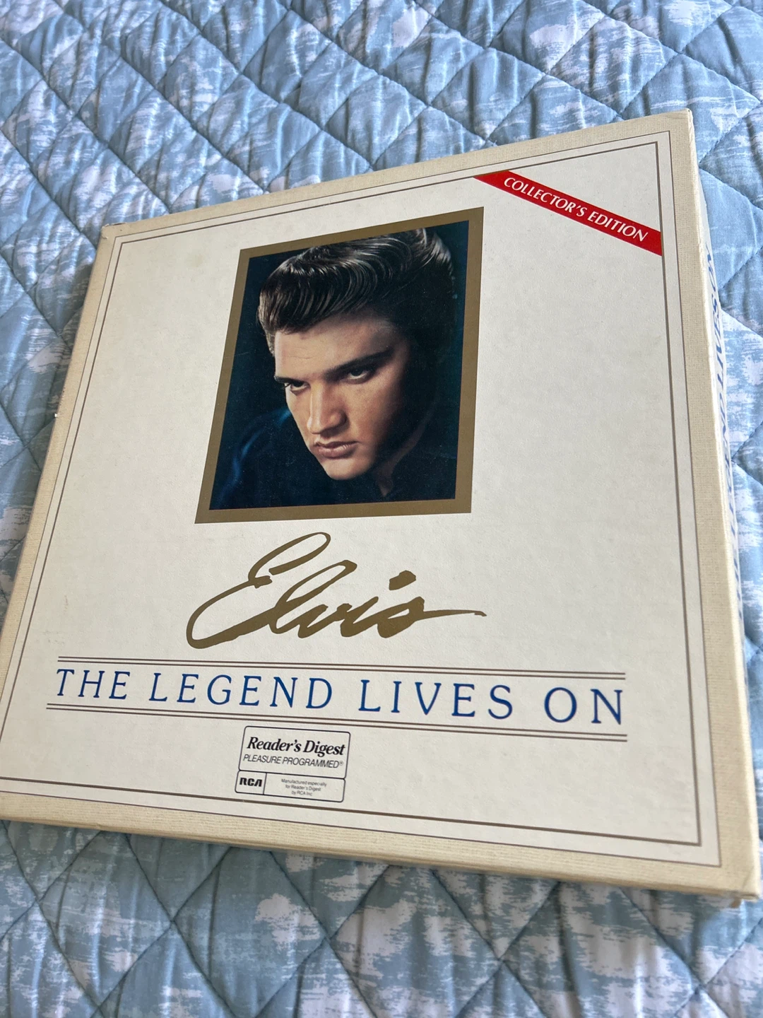 Elvis Presley The Legend Lives On Collector's Edition
