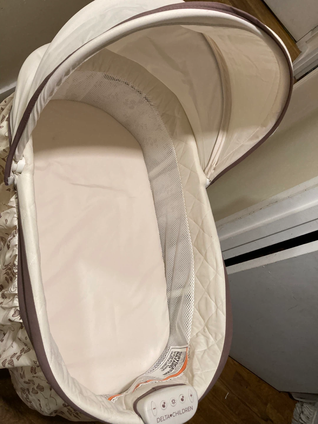 Delta Children Bassinet - photo 3