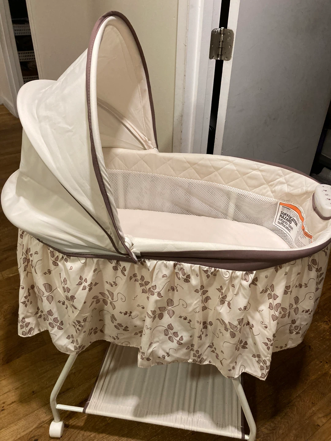 Delta Children Bassinet
