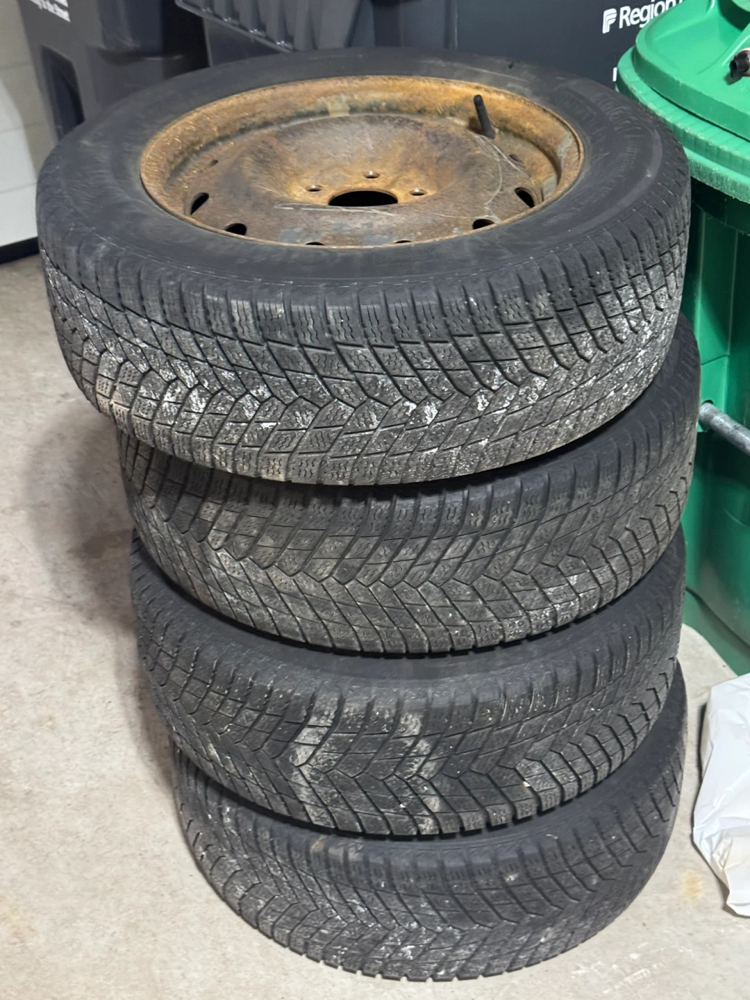 Set of 4 Continental Winter Tires on Rims - photo 3
