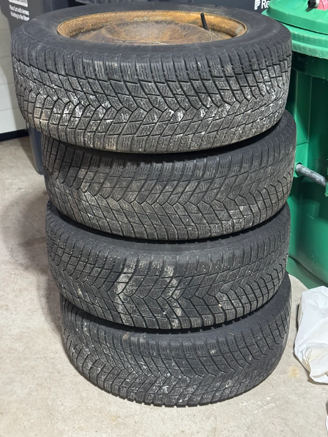 Set of 4 Continental Winter Tires on Rims - photo 2