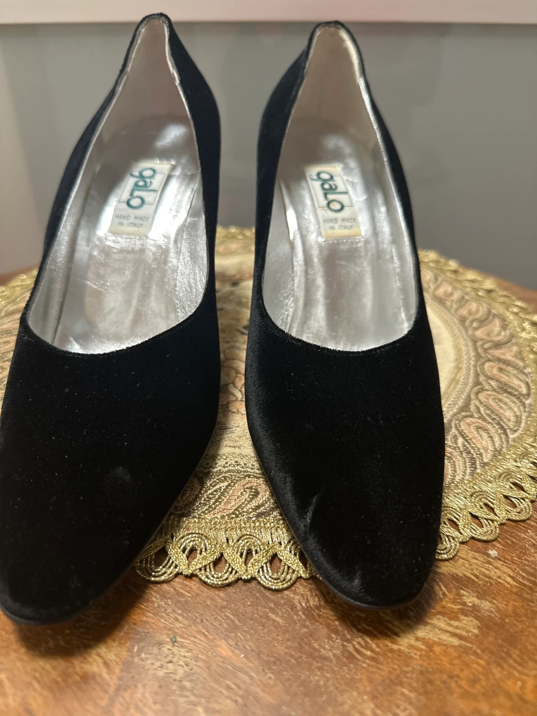 Galo Black Velvet Heels Size 40.5 - photo 2