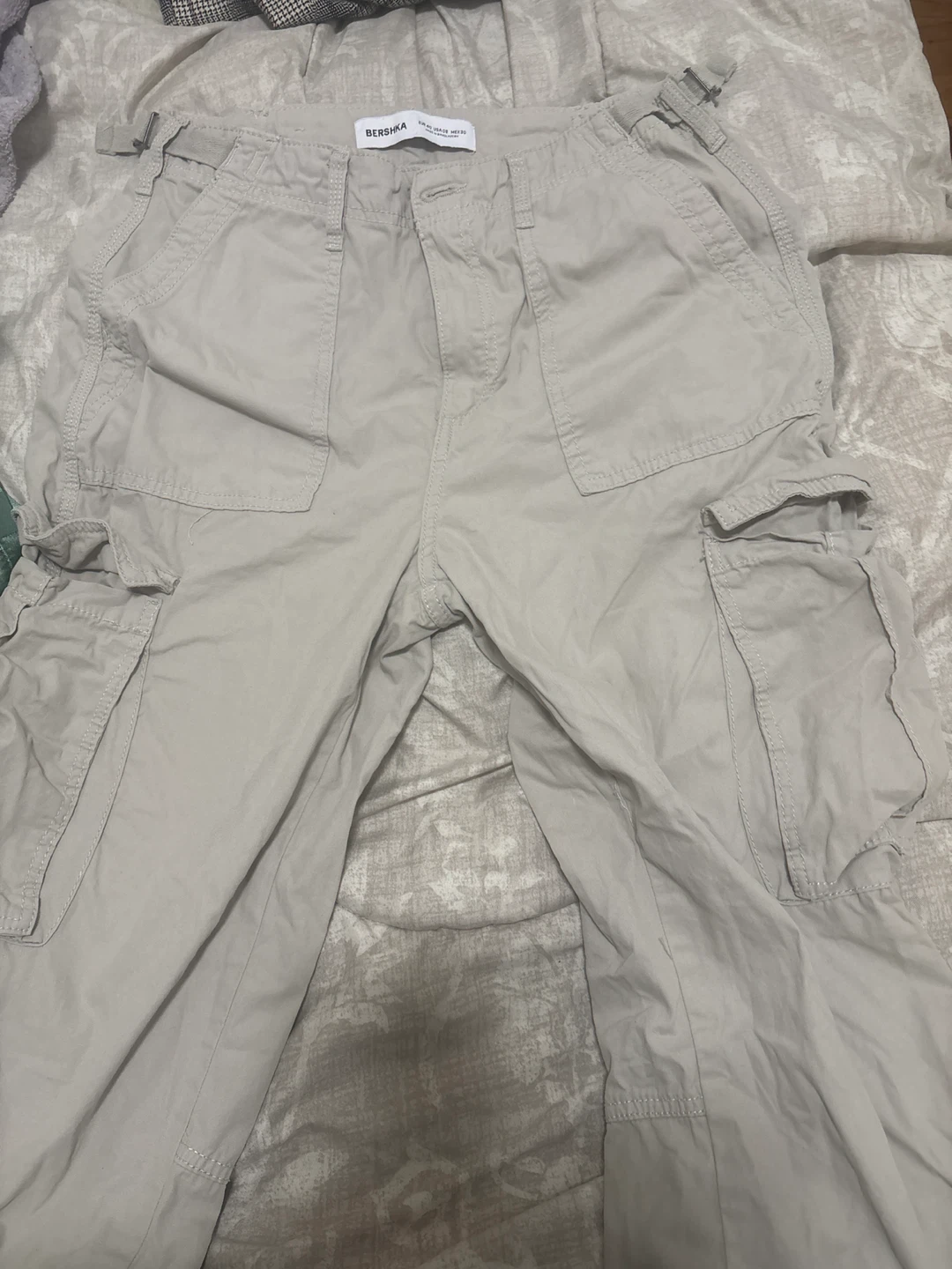 Bershka Cargo Pants - Beige