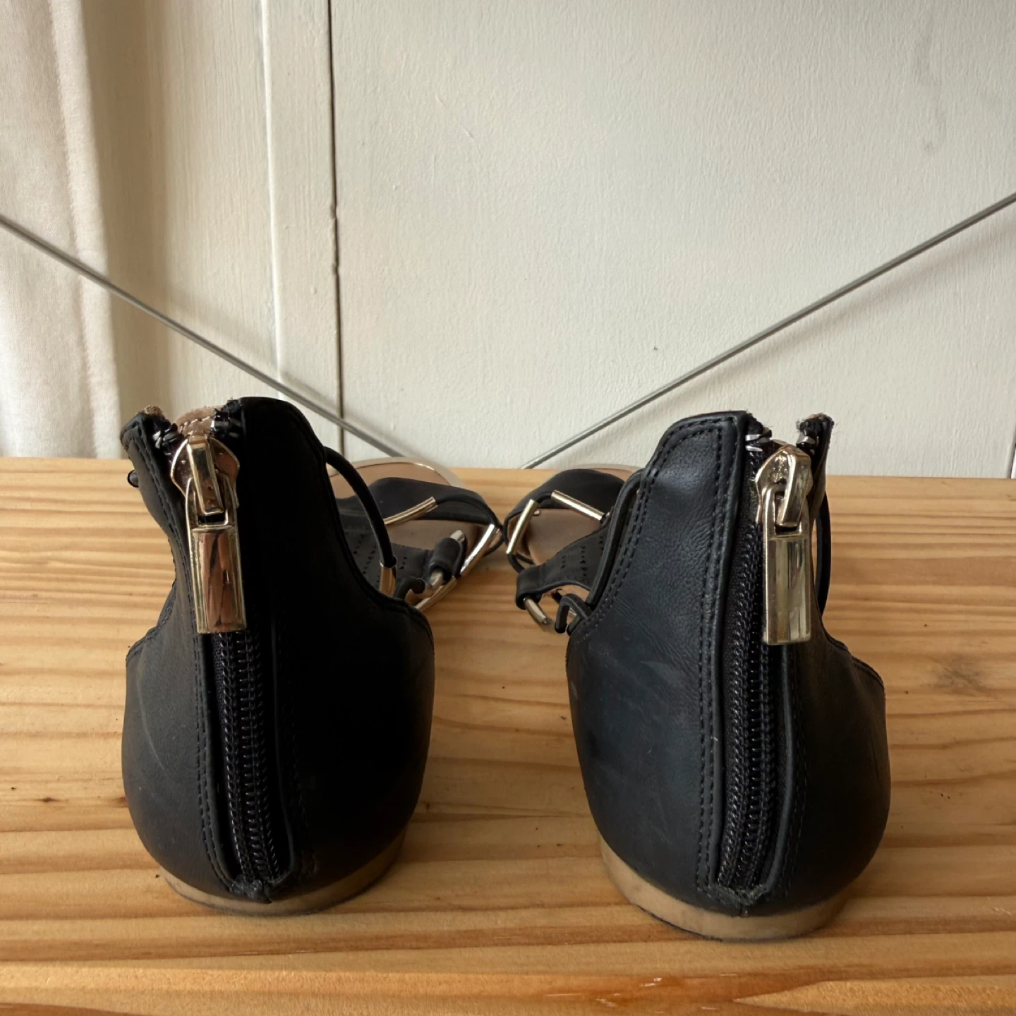 Black Gladiator Sandals Size 7 - photo 4