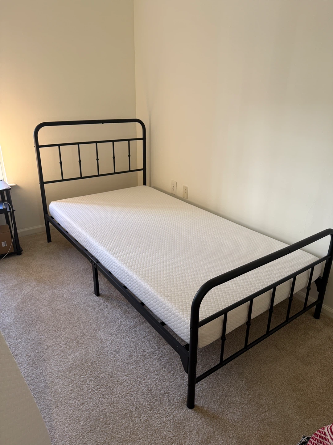Twin Memory Foam Mattress 5” (Like New)