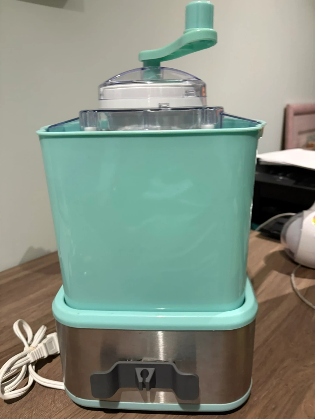 Nostalgia brand Ice Cream Maker - photo 3