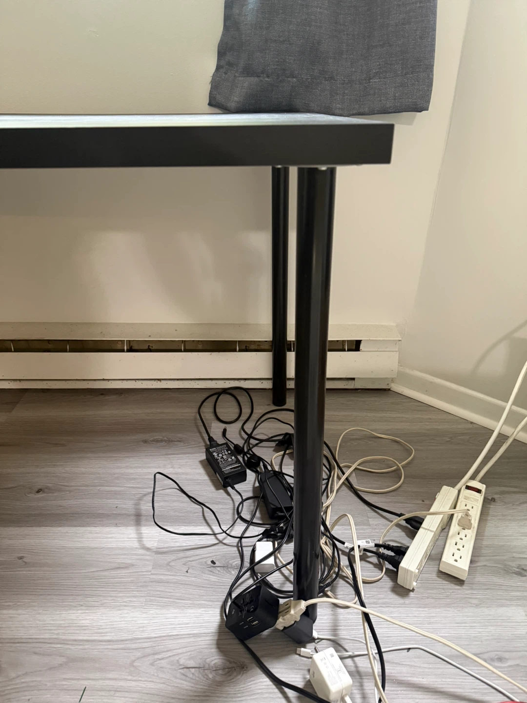 IKEA Linnmon Desk - photo 3