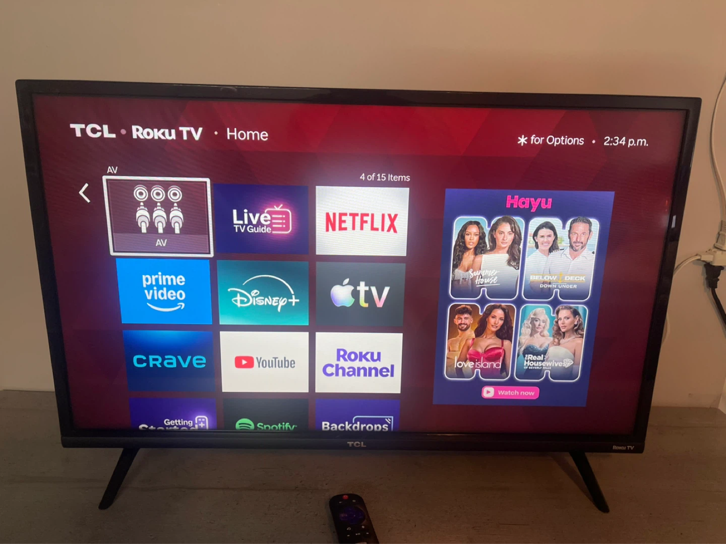 TCL 32" Roku smart TV - photo 2