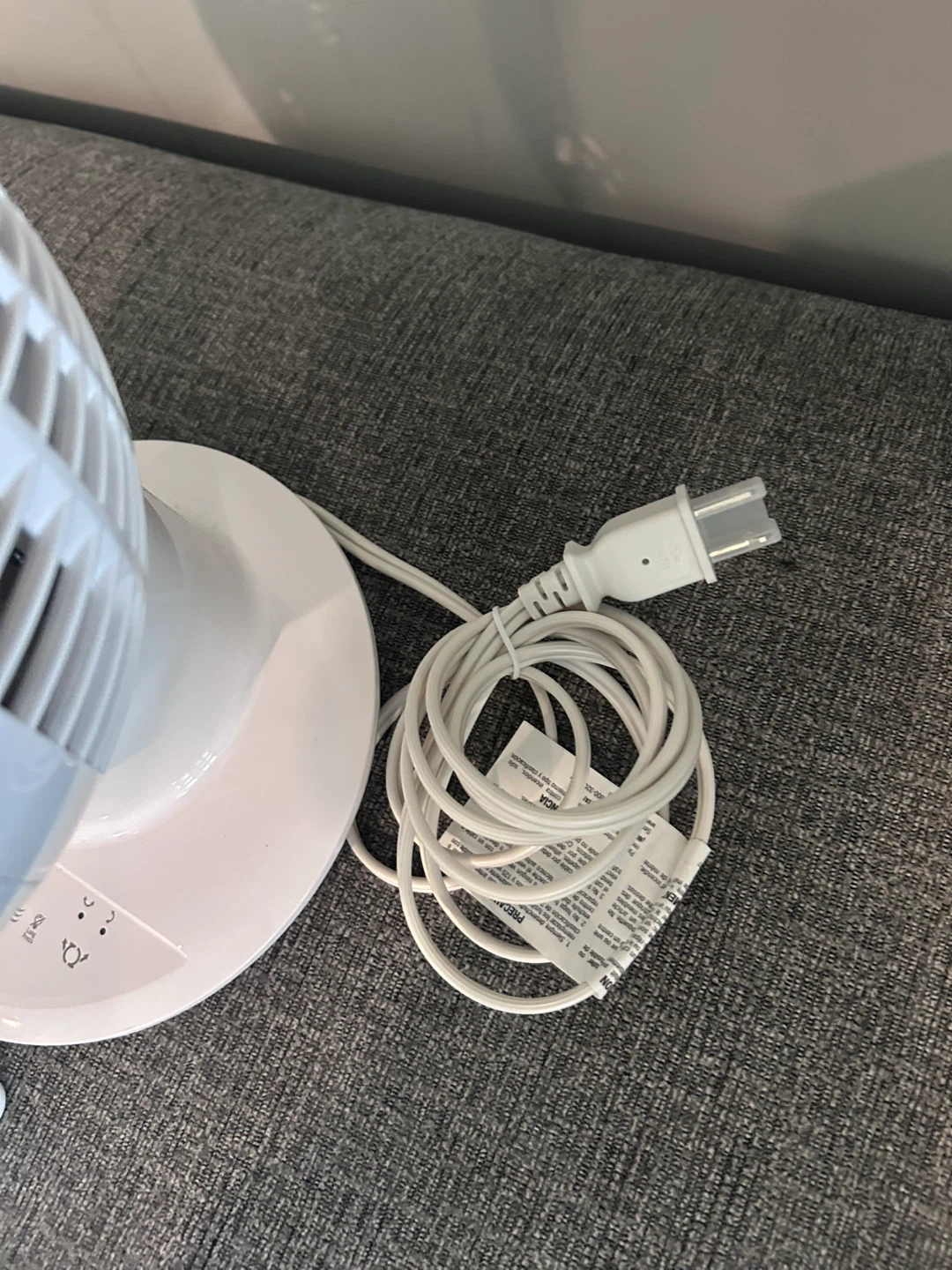 Woozoo 5 Oscillating Air Circulator with Remote - Like new - photo 3