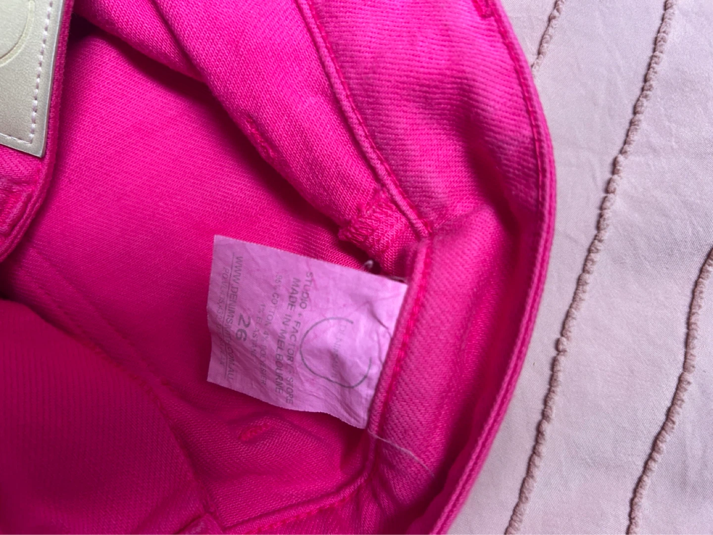 Wide leg jeans - Fuchsia - Size 26 (AUS 8 / CAN 4) - photo 4