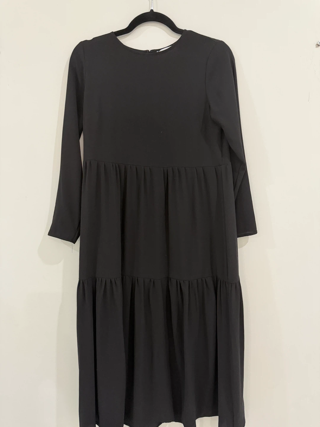 Black Long Sleeve Tiered Midi Dress