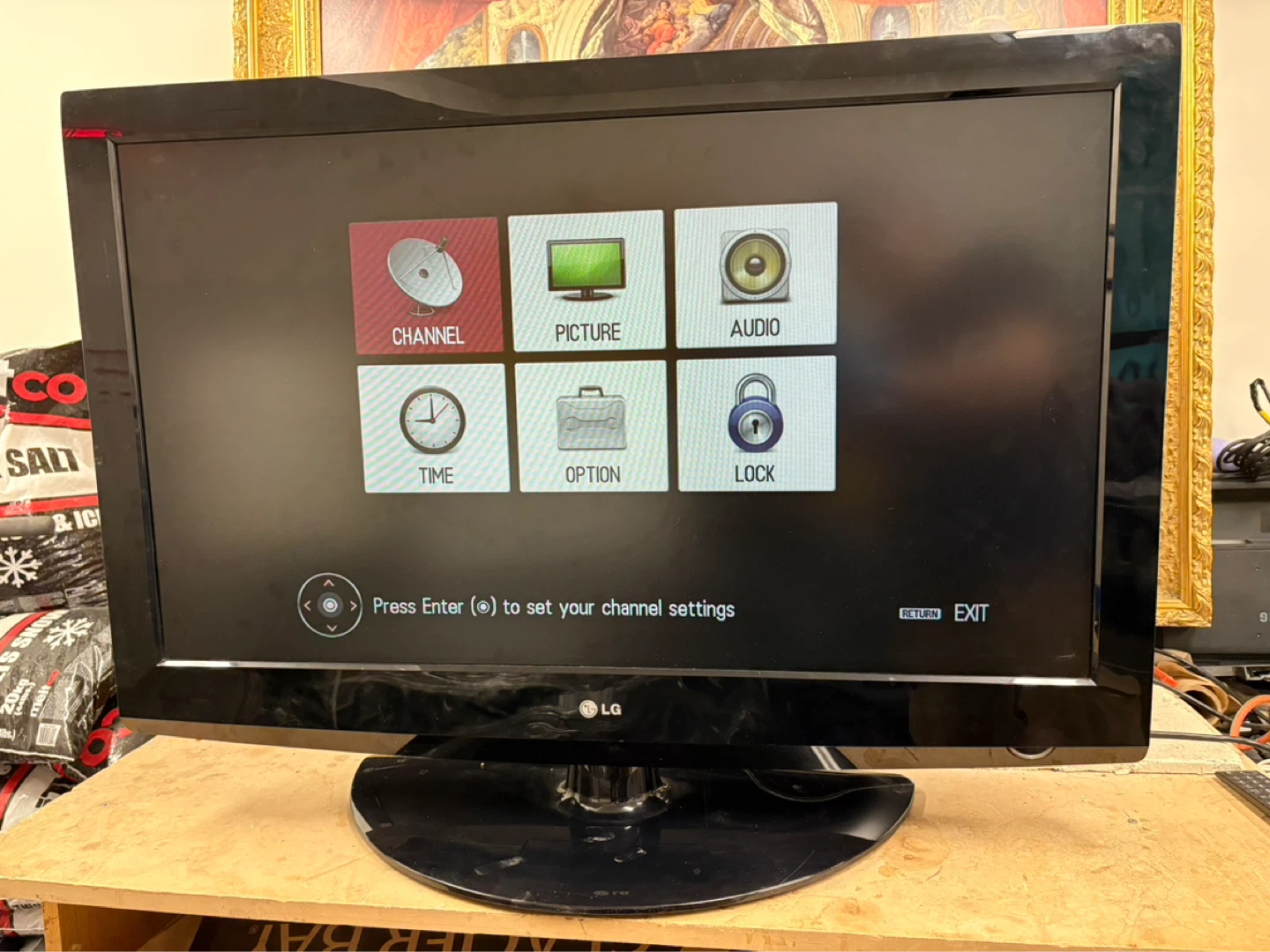 LG 37LG30 37" LCD TV
