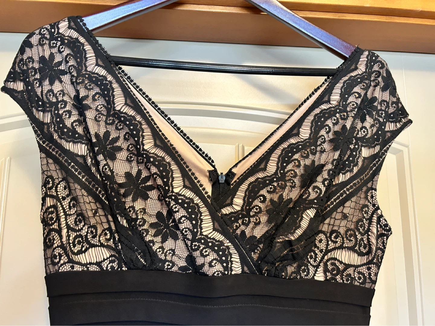 Adrianna Papell Black Lace Overlay Sheath Dress Size 6 - photo 4