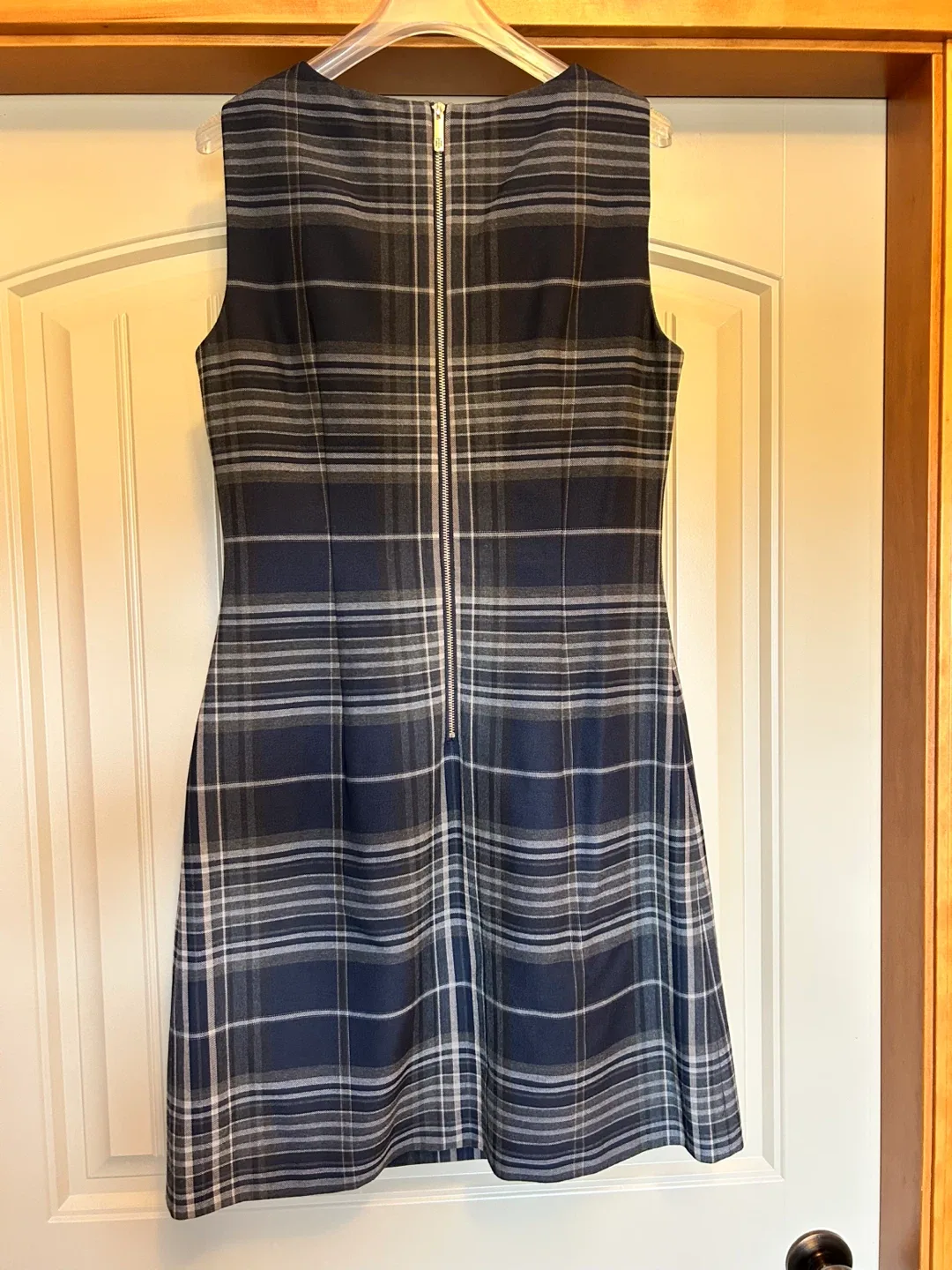 Tommy Hilfiger Plaid Sleeveless Dress Size 6 - photo 4