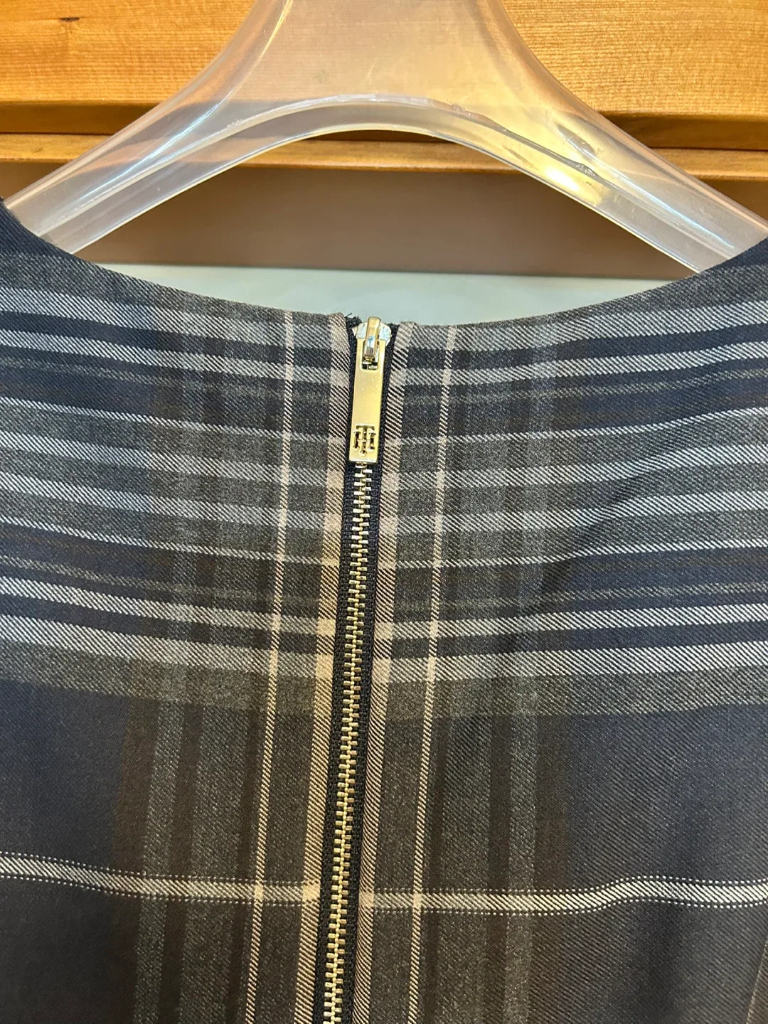 Tommy Hilfiger Plaid Sleeveless Dress Size 6 - photo 5