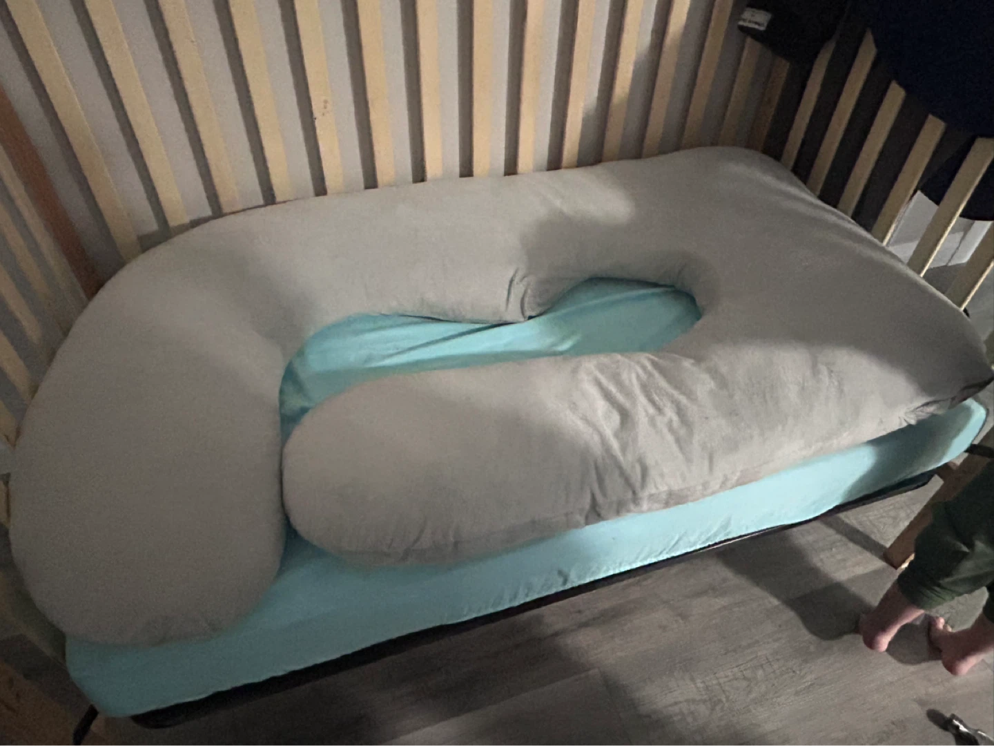 U-Shaped Nursing & Maternity Pillow - photo 2