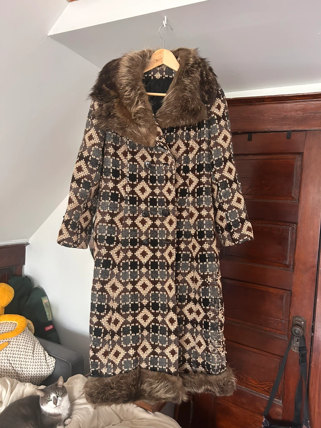 70s Vintage Geometric Pattern Fur Trimmed Coat - photo 2