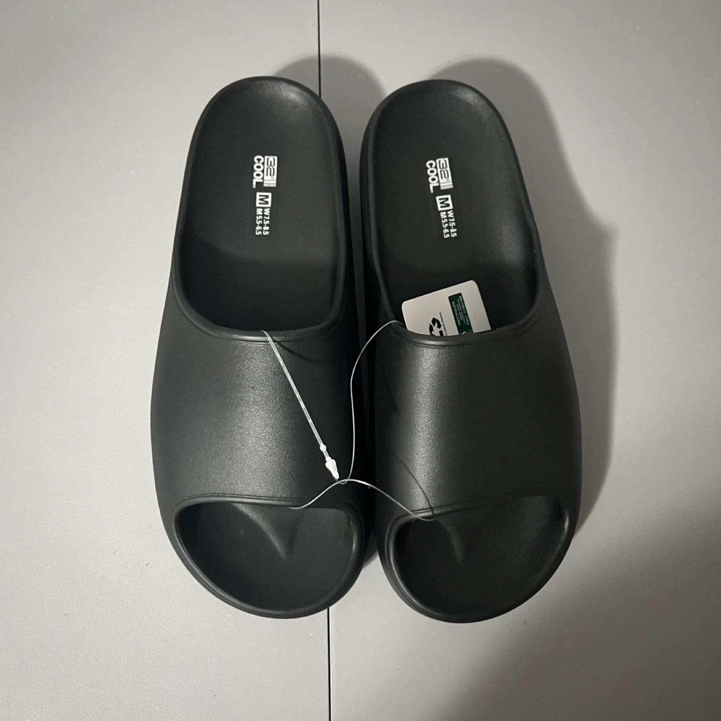 32 Degrees Black Slide Sandals Size 7.5 Medium NWT