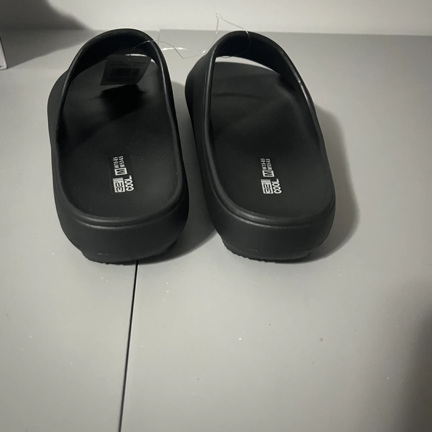 32 Degrees Black Slide Sandals Size 7.5 Medium NWT - photo 4