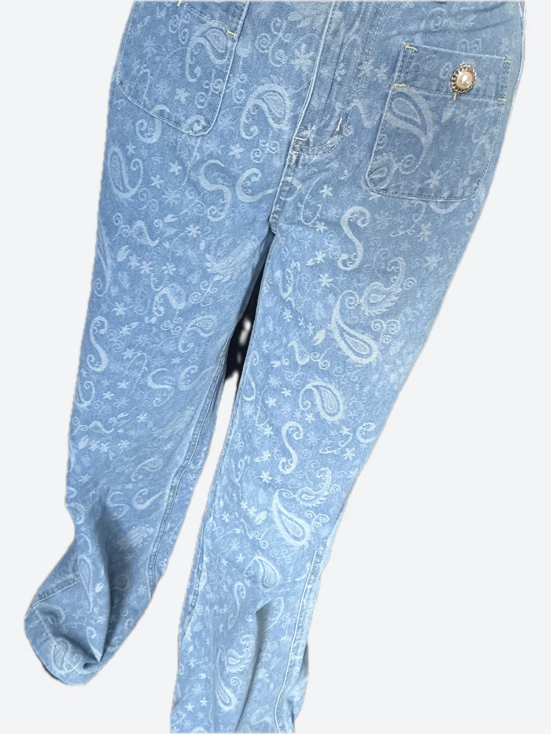 BNWT Light Wash Paisley Print Jeans - photo 2
