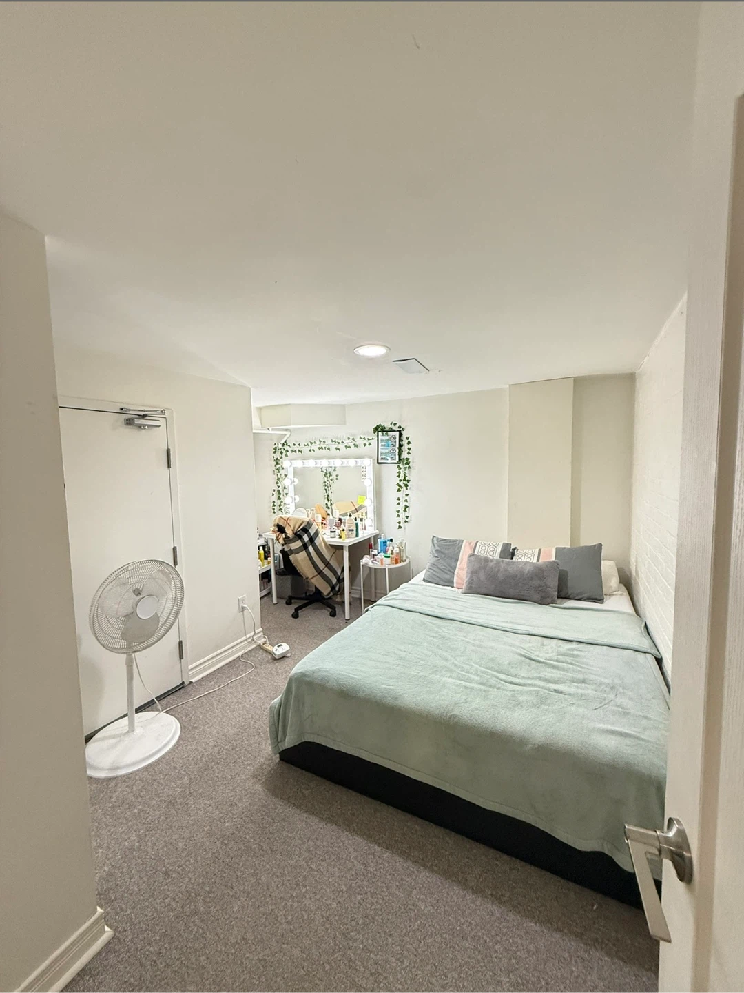 1 Private Bedroom in shared 3 bed 2 bathroom unit