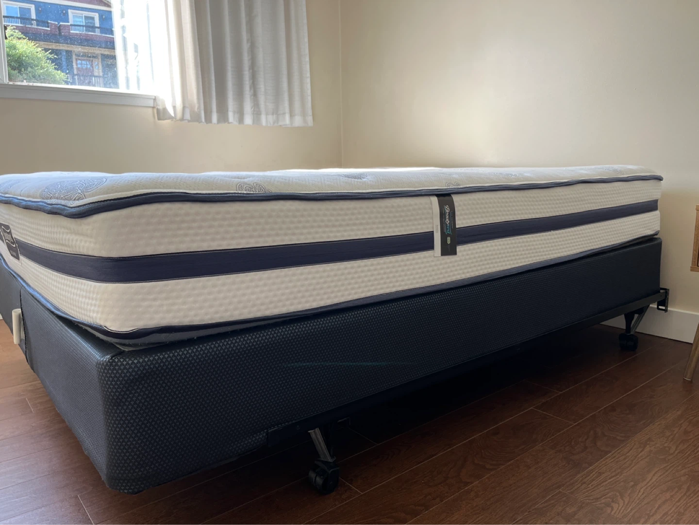 Beautyrest Recharge Queen mattress boxspring and frame on wheels - photo 4