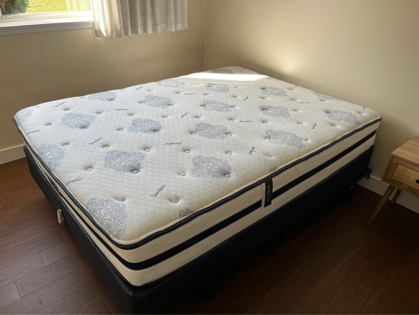 Beautyrest Recharge Queen mattress boxspring and frame on wheels