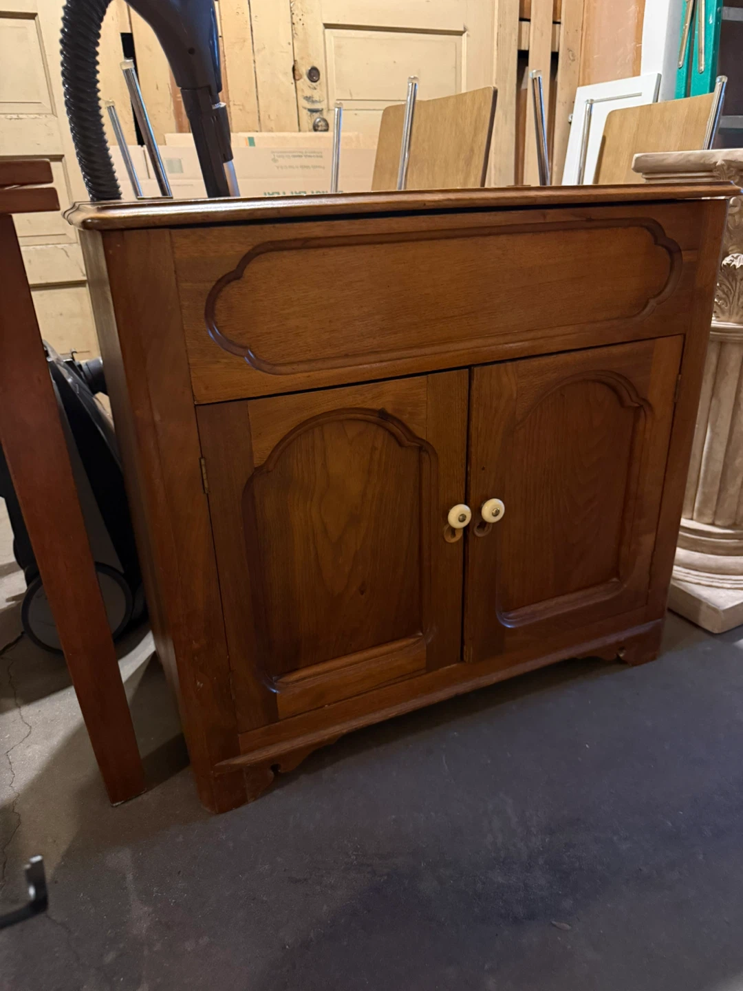 Wooden Storage Cabinet with Lift-Top Lid