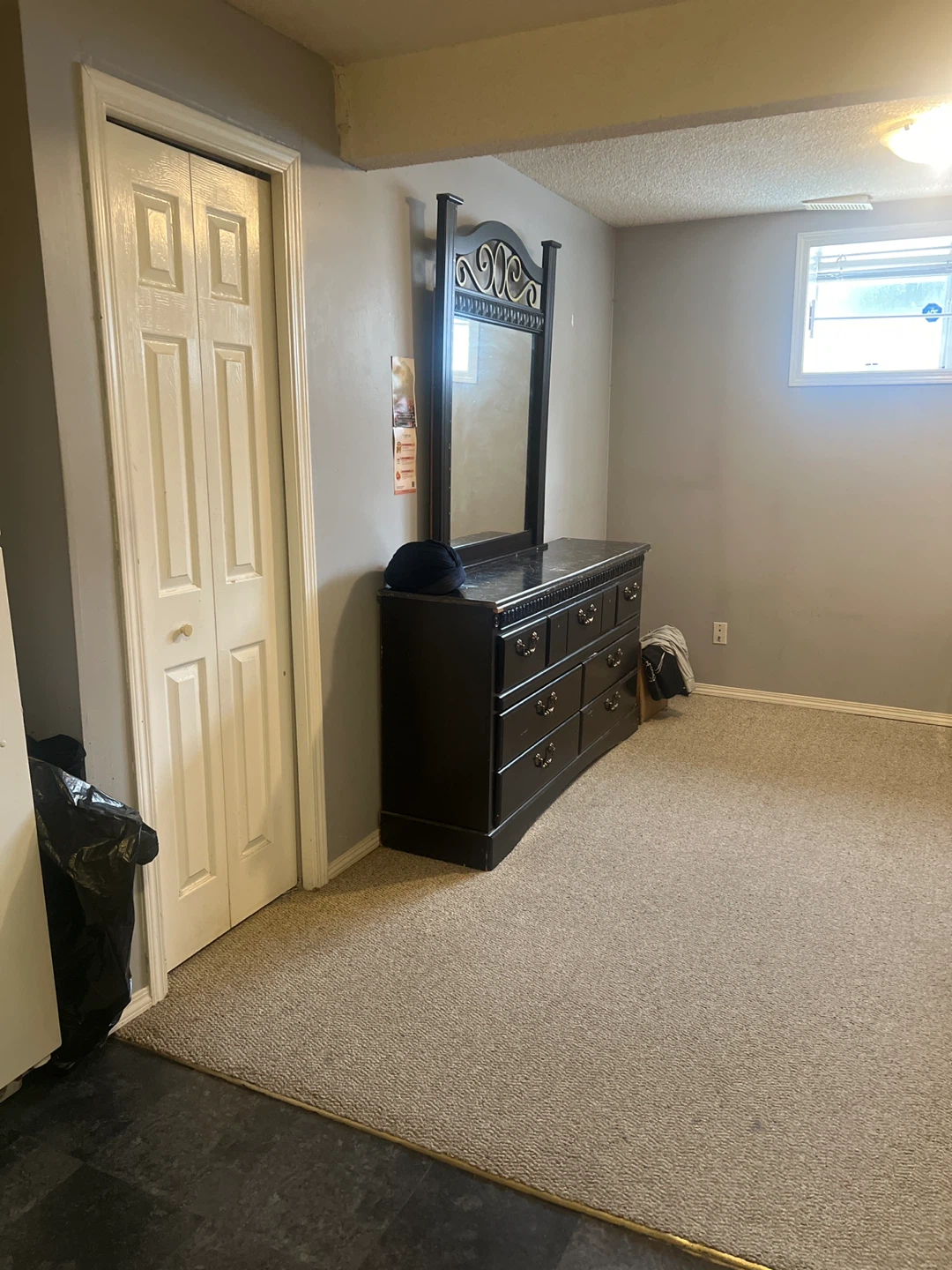 Private room  ( couple or girl) for rent - photo 2
