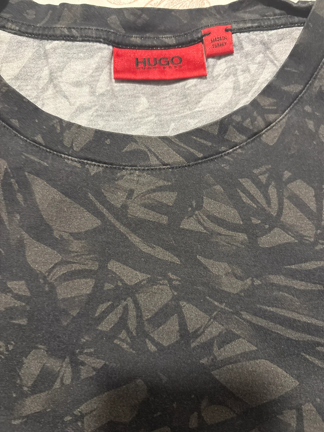 HUGO BOSS T-Shirt - All-Over Print - Size XL - photo 5