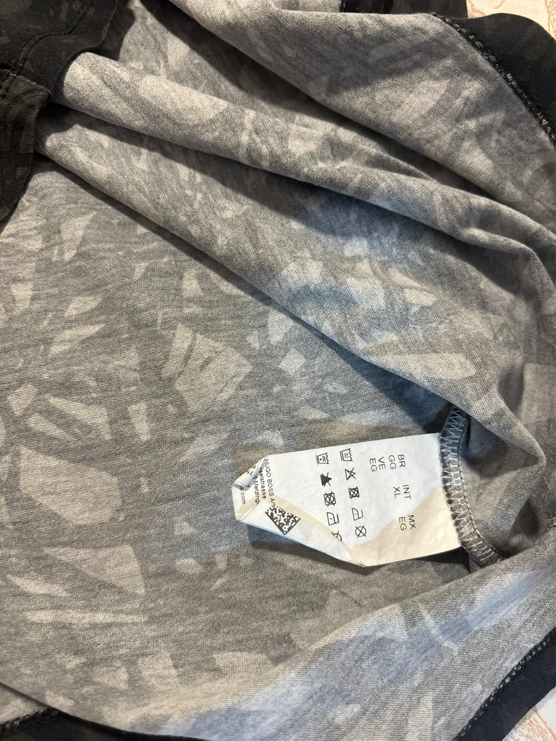 HUGO BOSS T-Shirt - All-Over Print - Size XL - photo 4
