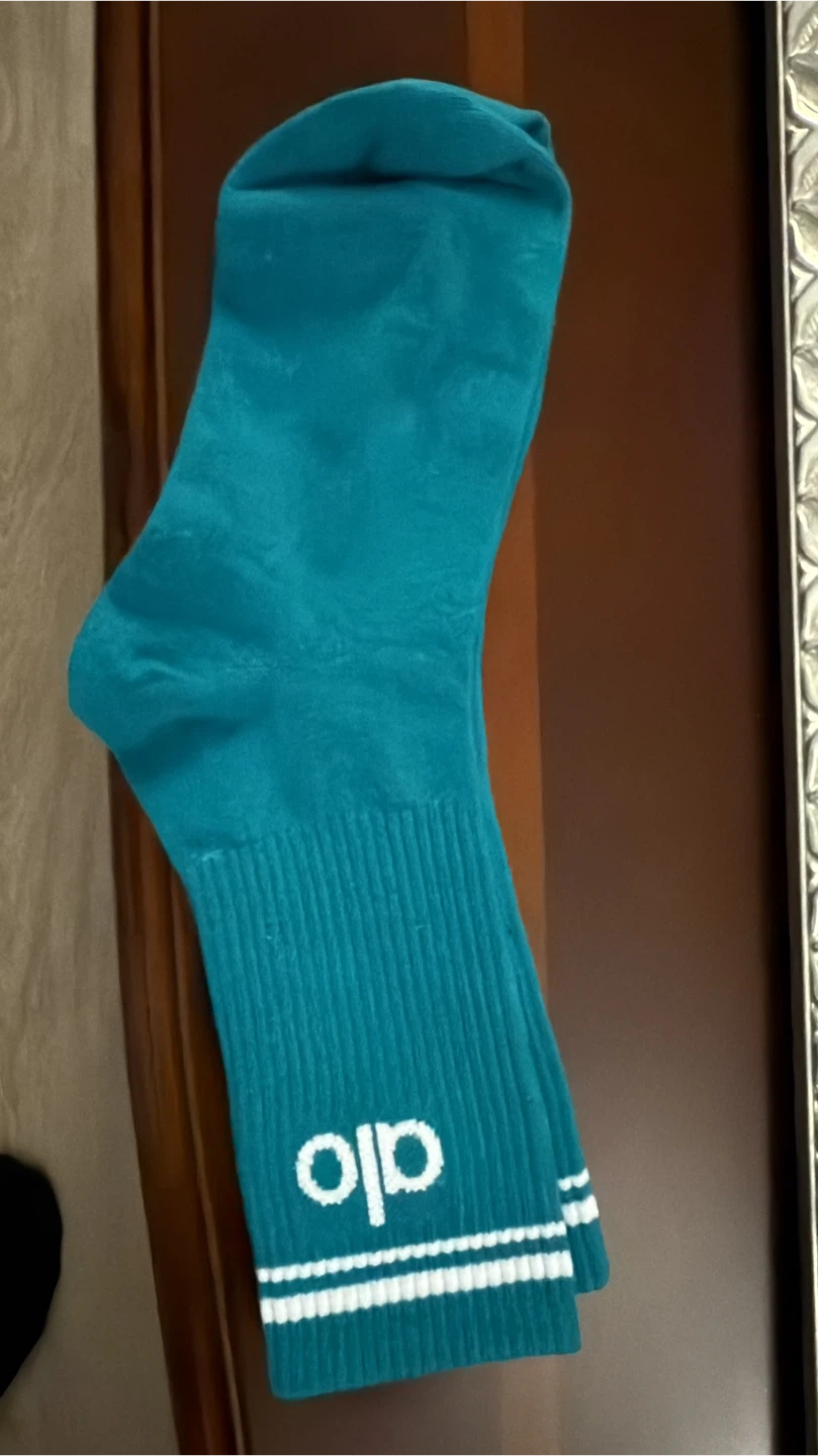 Alo Socks - Multiple Colors Available