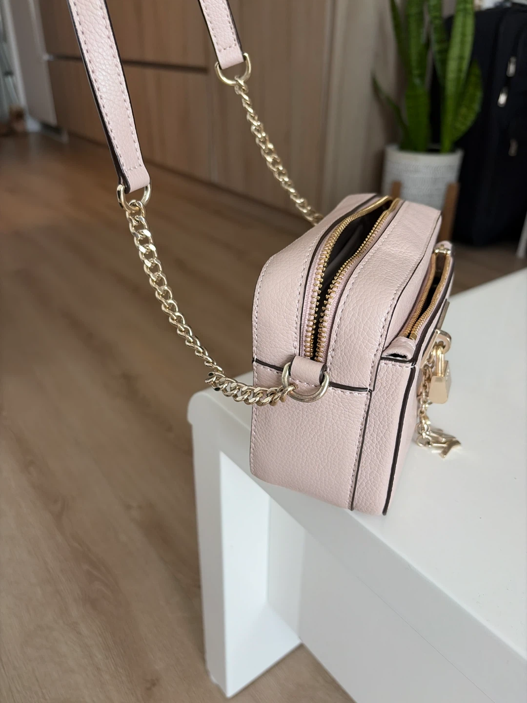 DKNY pink purse - photo 3