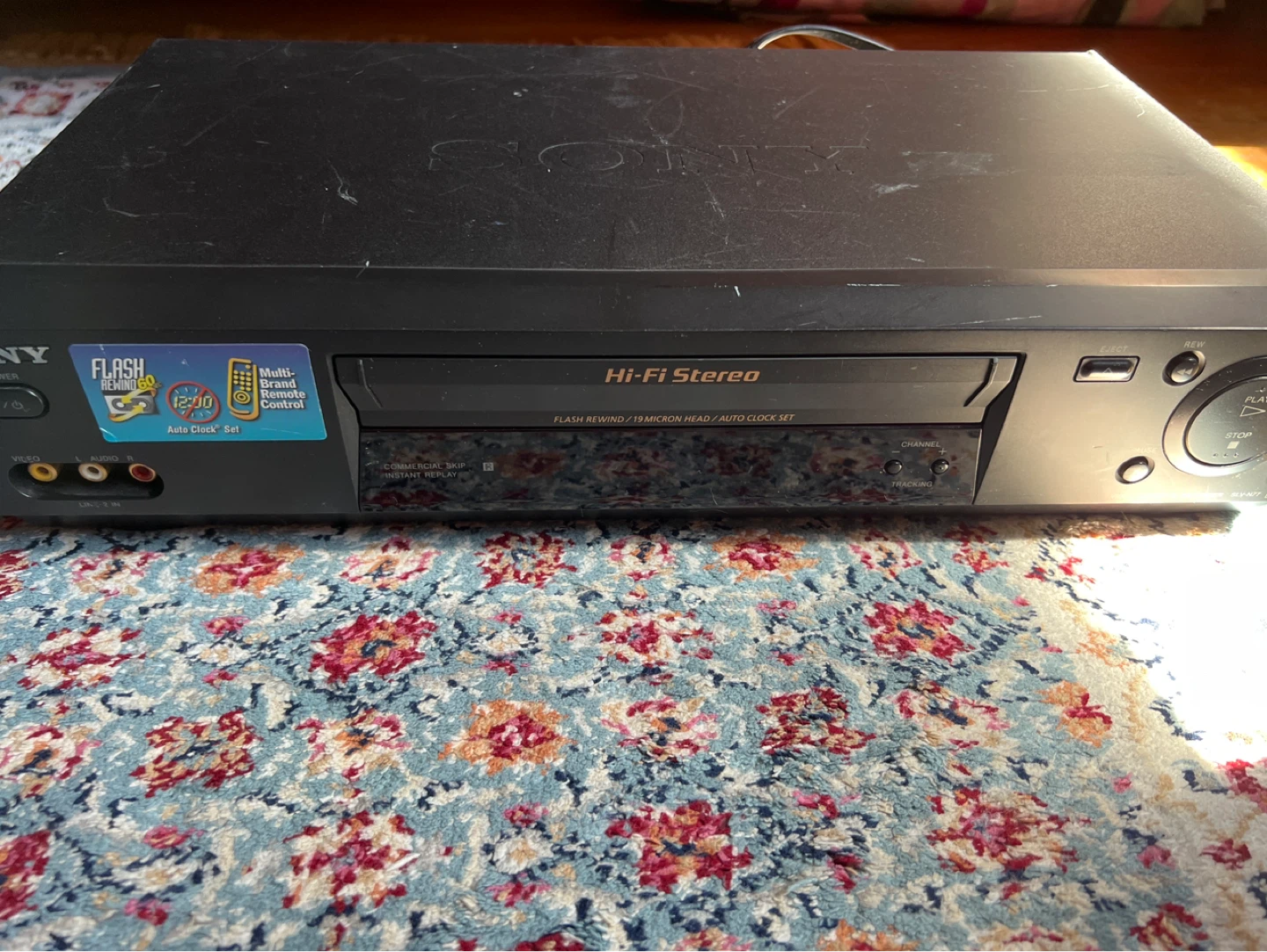 Sony SLV-N77 Hi-Fi Stereo VCR - photo 2