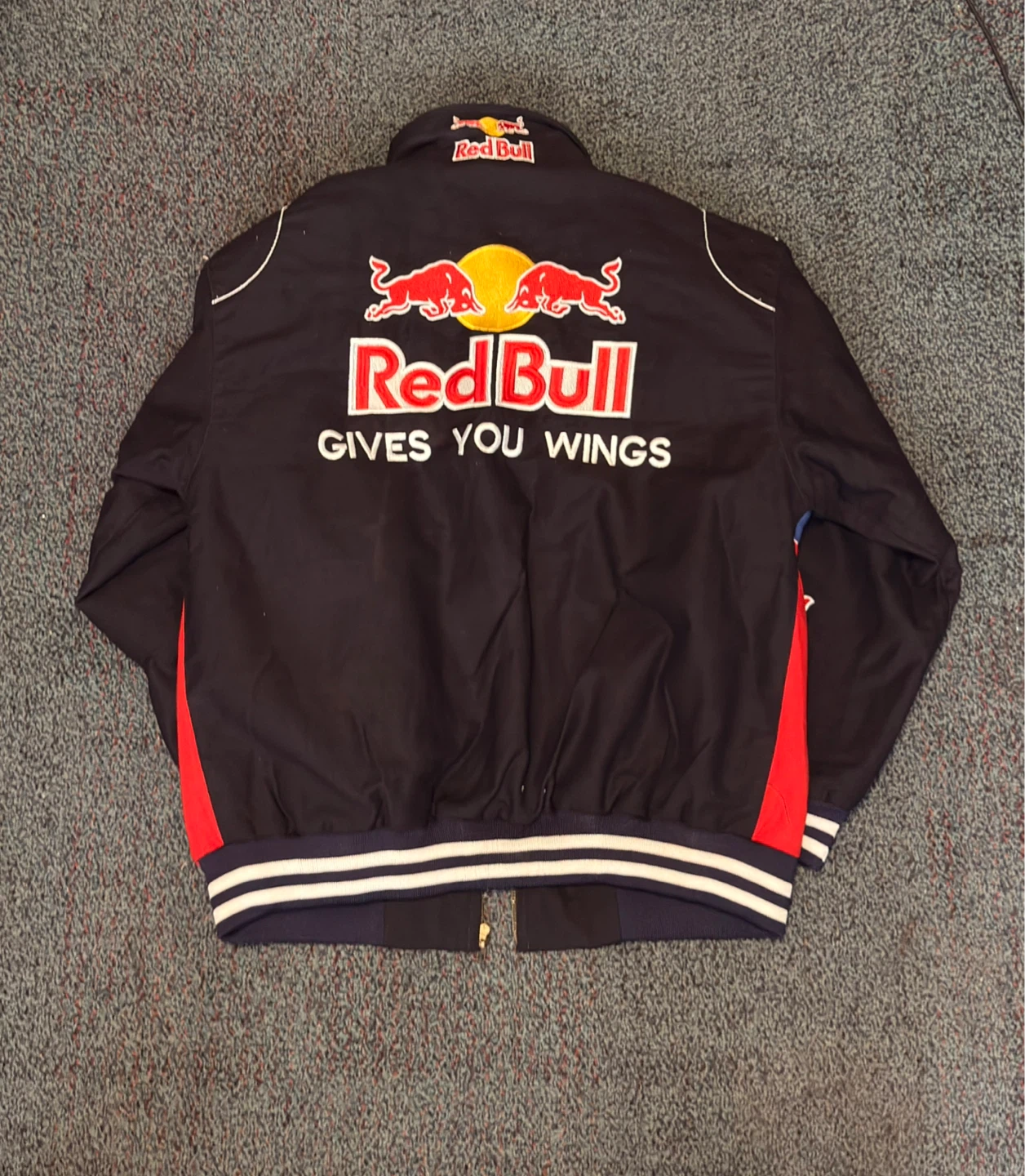 Red Bull Racing F1 black jacket Size M - photo 3