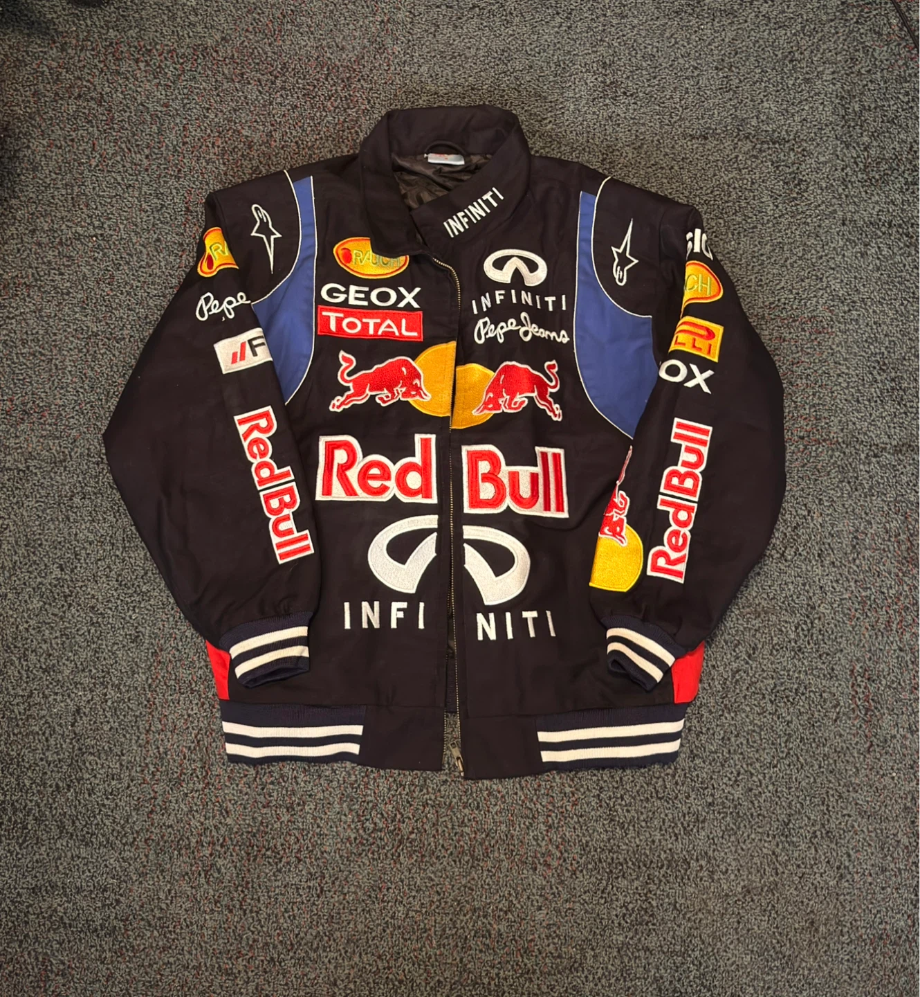 Red Bull Racing F1 black jacket Size M
