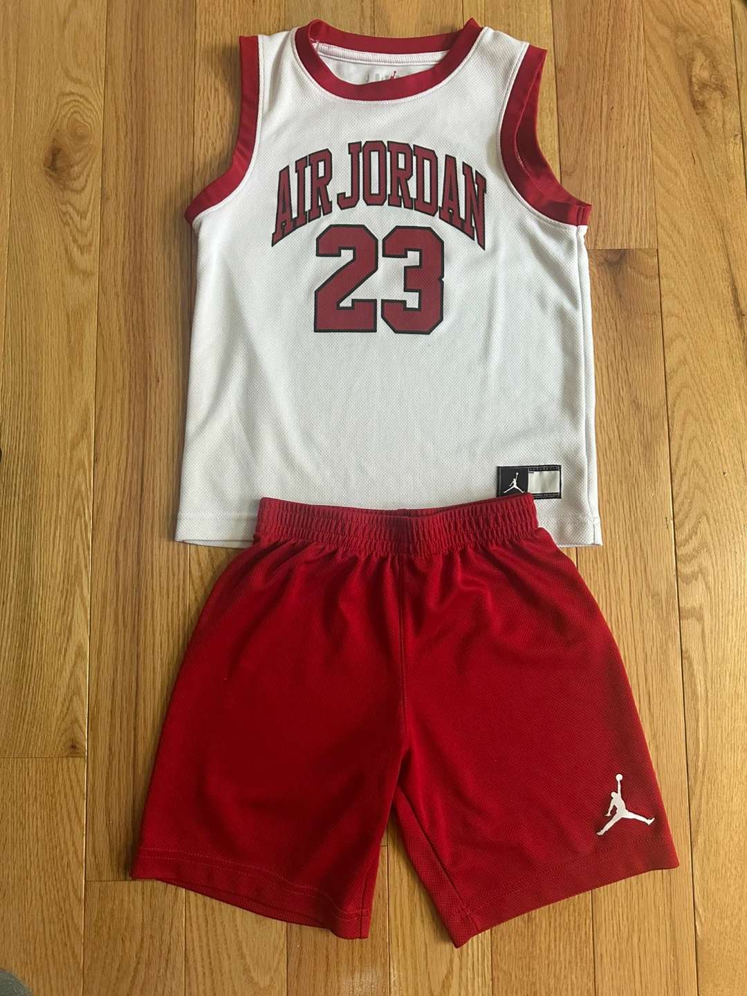 Boy basketball jersey size 6-7