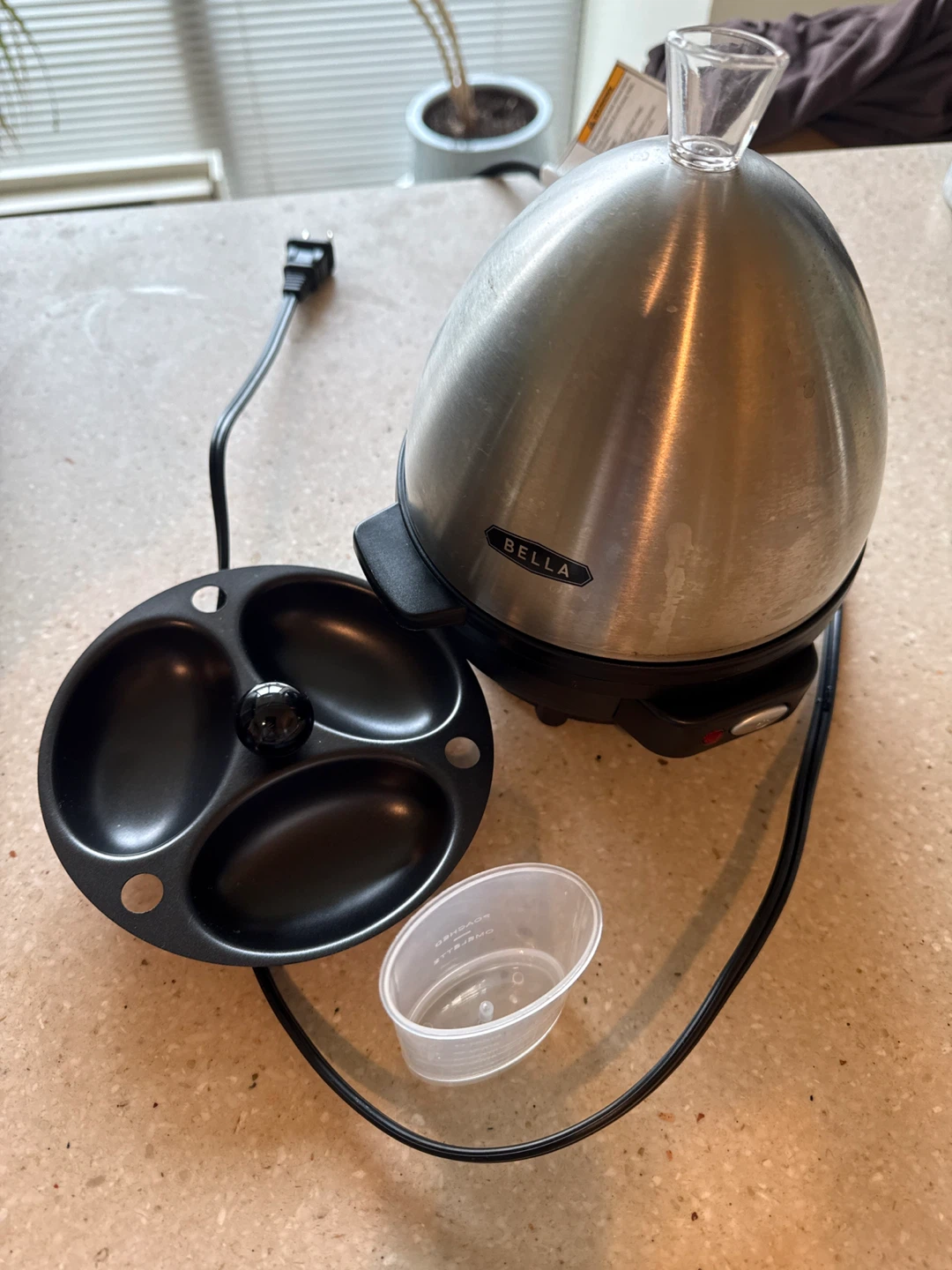 BELLA Electric Egg Cooker Steamer - photo 4