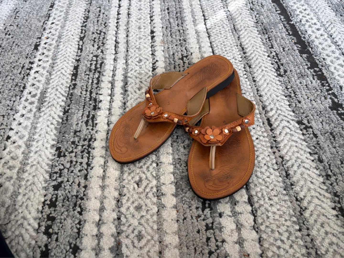 Cuba Flip Flops - Brown Leather with Floral Detail - photo 2