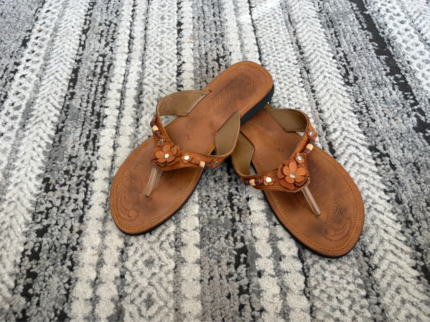 Cuba Flip Flops - Brown Leather with Floral Detail - photo 3