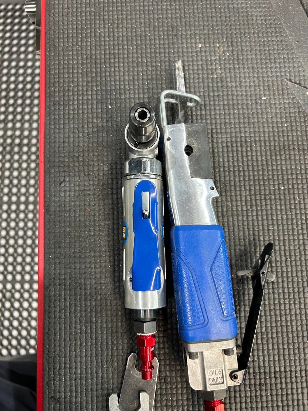 Power Fist Air Reciprocating Saw and Angle Die Grinder Set - photo 4
