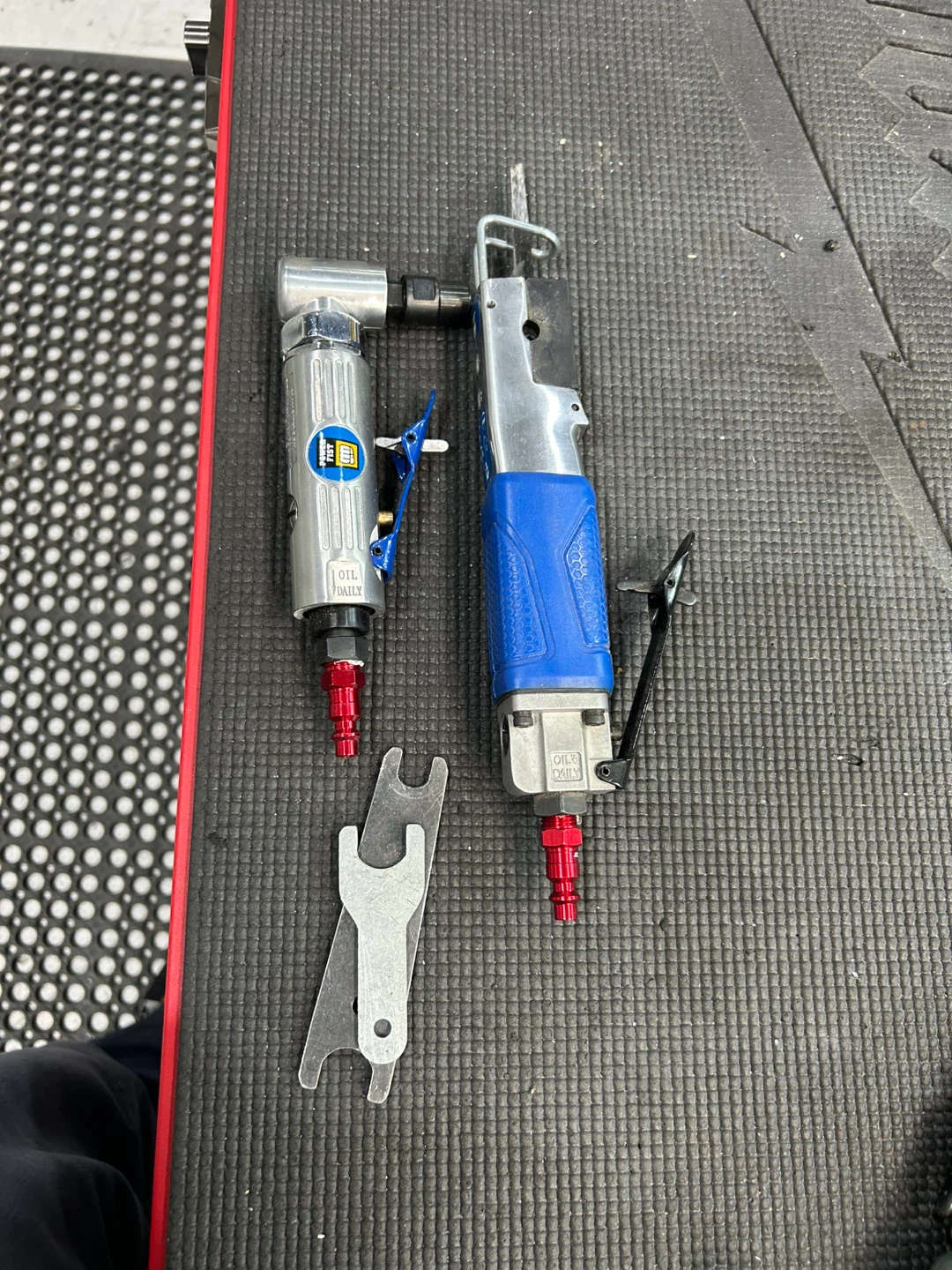 Power Fist Air Reciprocating Saw and Angle Die Grinder Set - photo 2