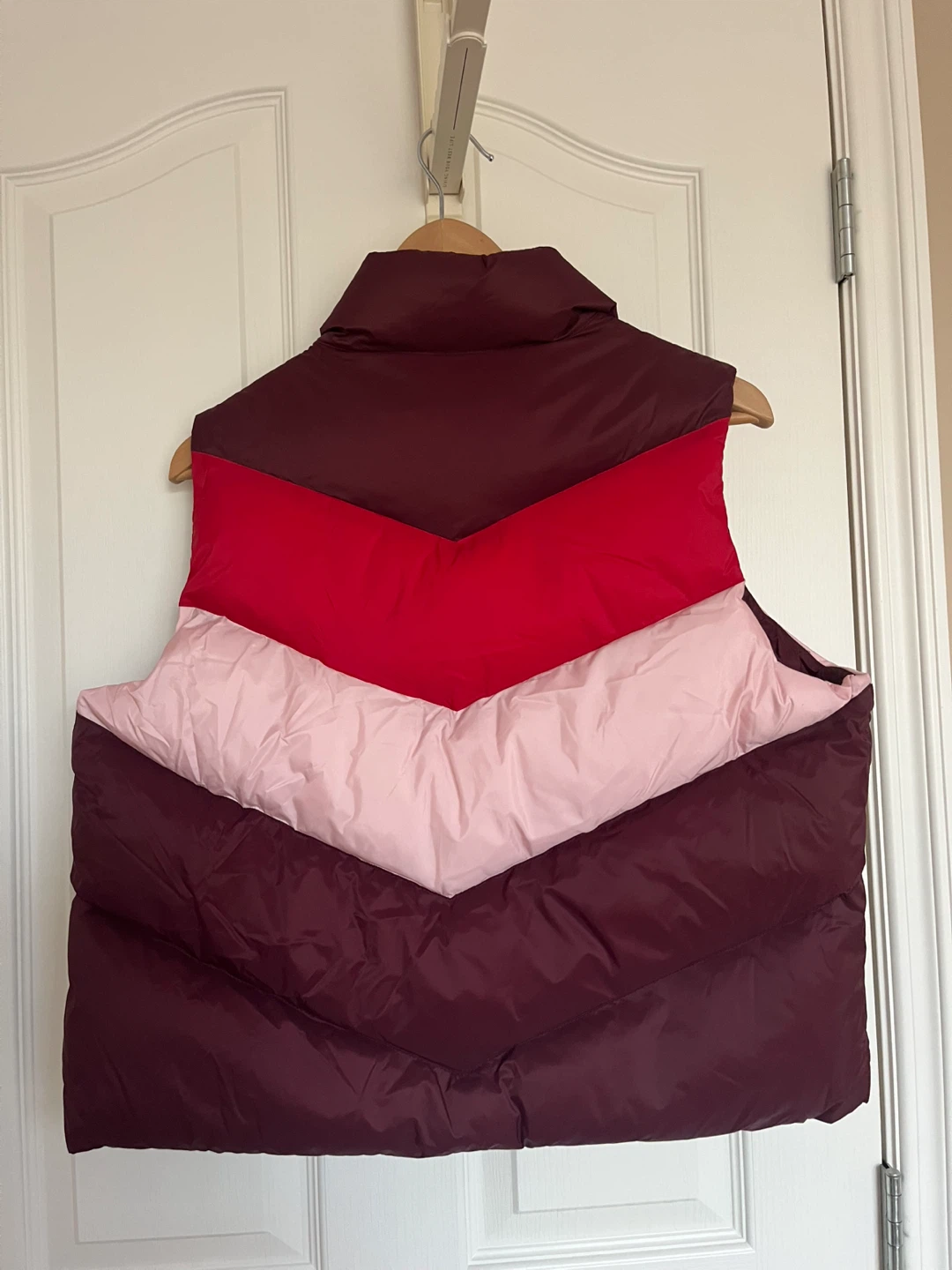 Brand New! Old Navy Puffer Vest - photo 2