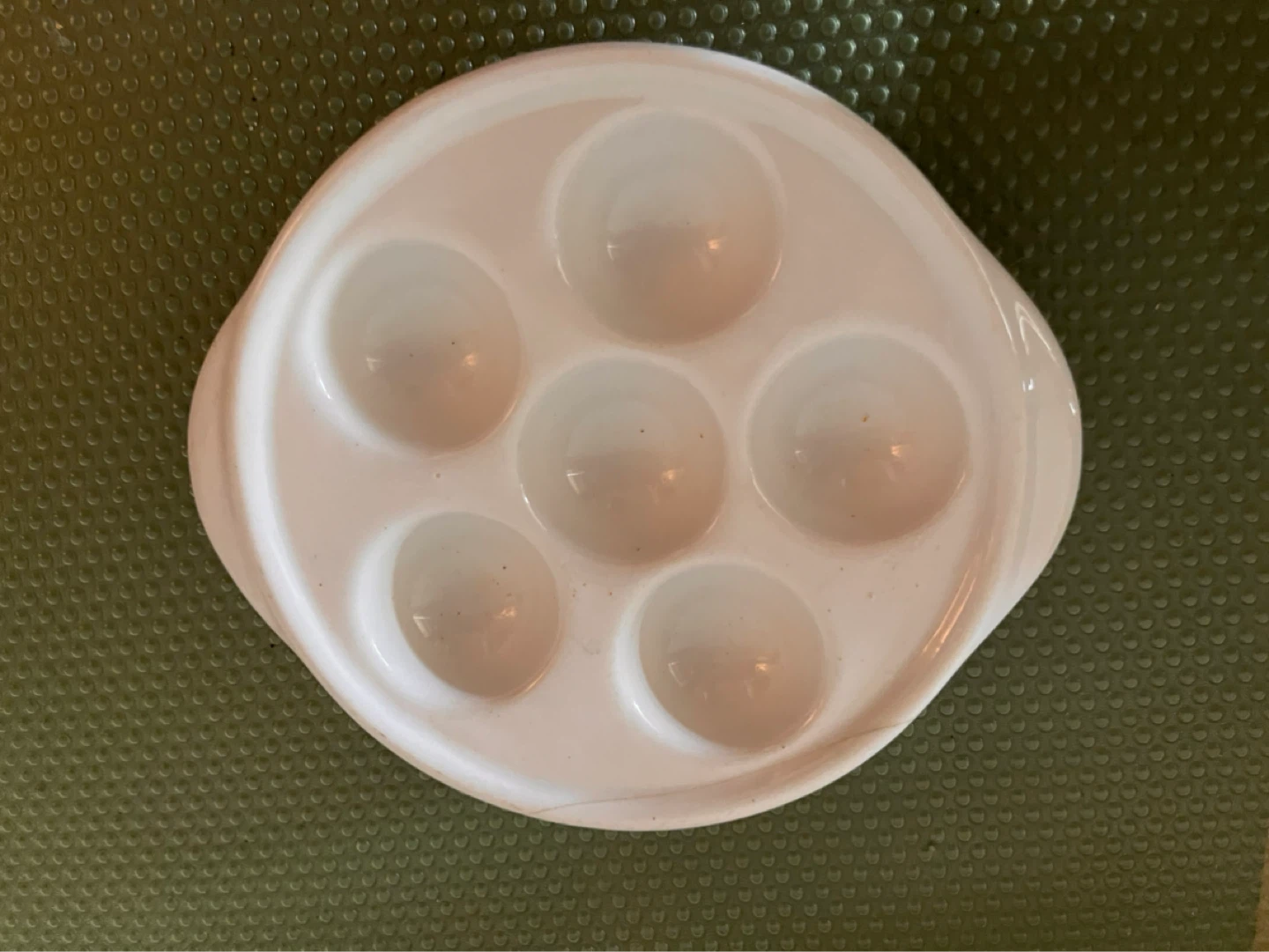 4 White Escargot Plates - photo 2