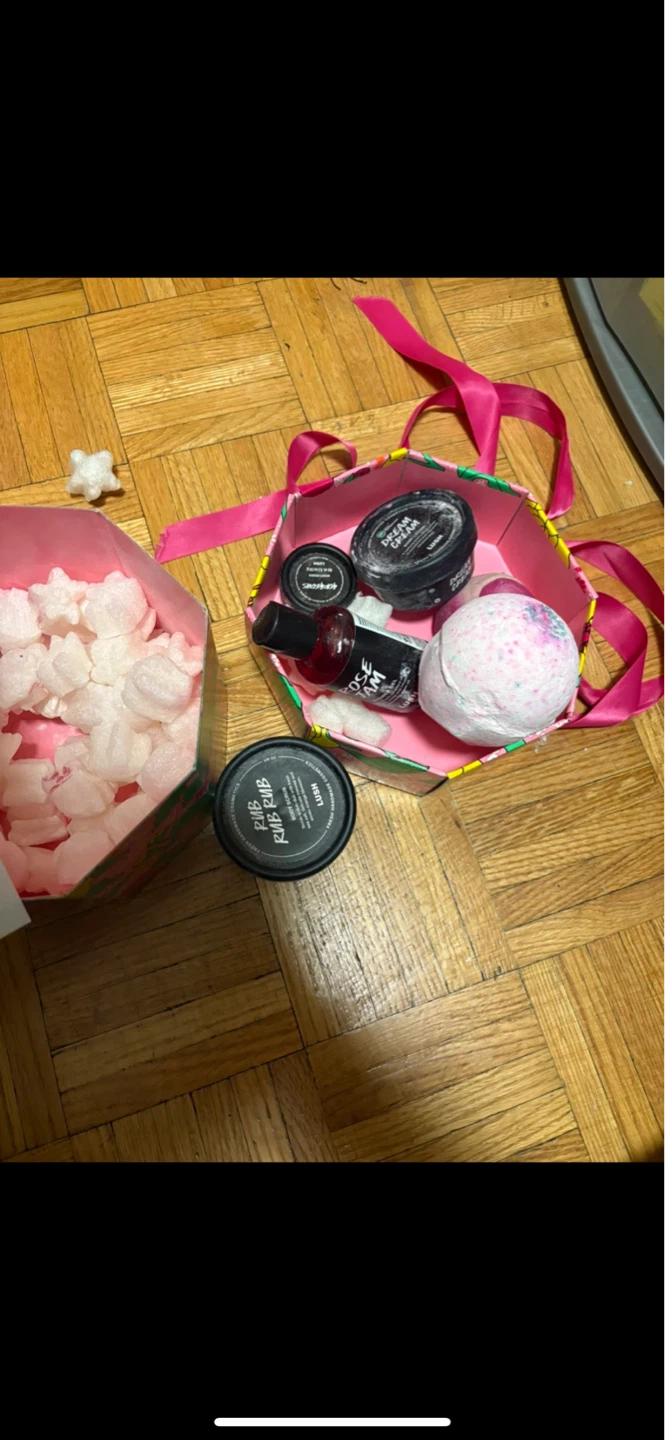 Brand new Lush Gift Set - photo 3